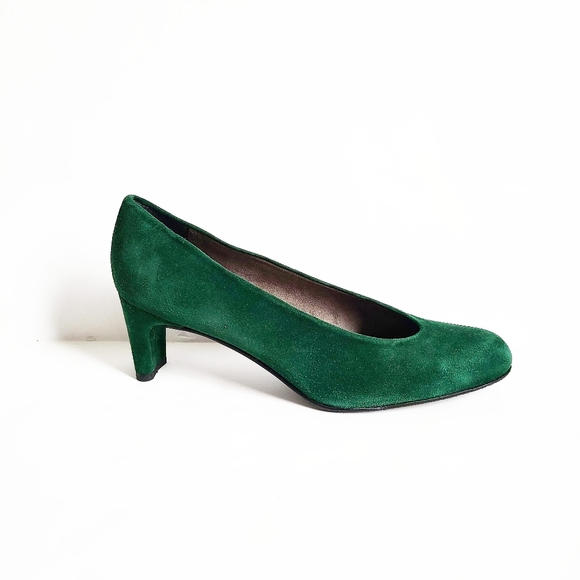 stuart weitzman chic pump